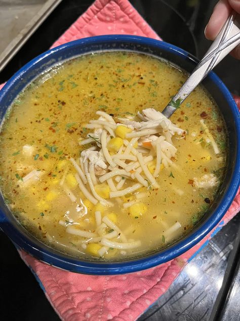 Campbell's Chicken Noodle Soup - Easy DIY Recipes Copycat Campbells Chicken Noodle Soup, Campbell Chicken Noodle Soup Recipe, Chicken Campbells Soup Recipes, Campbells Chicken Noodle Soup Recipes, Diy Chicken Noodle Soup, Campbells Chicken Noodle Soup, Chicken Noodle Soup Recipe Homemade, Campbells Soup Recipes, Chicken Broth Recipes