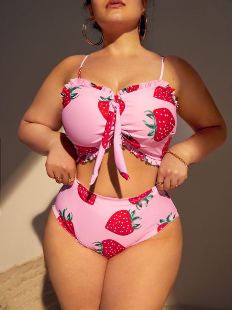 Plus Strawberry Print Knot Front Frill Trim High Waist Bikini Swimsuit Cute Bathing Suits Plus Size, Curvy Bathing Suit, Strawberry Swimwear, Cute Plus Size Bikinis, Swimwear For Chubby, Strawberry Bathing Suit, Kylie Swimsuit, Swimwear For Plus Size, Strawberry Swimsuit