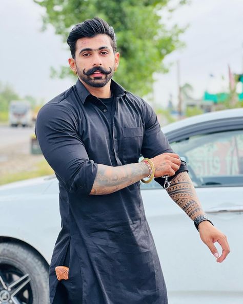 Punjabi Beard Styles For Men, Beard Style, Stylish Photo, Outfits Woman, Money Pictures, Beard Styles For Men, Stylish Photo Pose, Designer Outfits, Italian Women