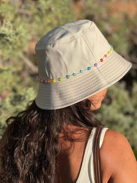 Bucket Hat Decorating Ideas, Bucket Hat Embroidery Designs, Bucket Hat Embroidery Ideas, Handmade Festival Bucket Hat, Bucket Hat With Embroidery, Casual Embroidered Bucket Hat, Y2k Flower, Hat Y2k, Summer Bucket Hat