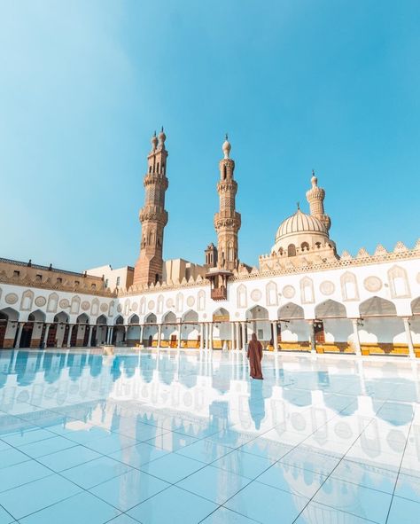 Al-Azhar Mosque Al Azhar University, Al Azhar Mosque, Azhar Mosque, Egyptian Magic, Al Azhar, Muslim Countries, Western Wallpaper Iphone, Egypt Tours, Impressive Wallpaper