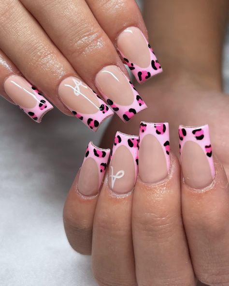 Pink Leopard Set 🎀 • • • Apres Natural Square Short • • • #nails #nailsnailsnails #nailsofinstagram #nailsart #nailsbyavryl #gelx #gelxnails #gelxnailtech #explorepage #leopardnails Hot Pink Cheetah Nails, Short Square Nails Pink, Pink Animal Print Nails, Pink Leopard Print Nails, Square Short Nails, Pink Cheetah Nails, Pink Leopard Nails, Nails Cheetah, Cheetah Print Nails