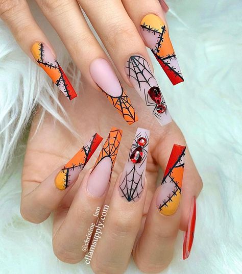 Check out these 20 hot coffin acrylic nails ideas so that your nails will be fierce, and ready to go for anything that comes your way. Click the article link for more photos and inspiration like this // Photo Credit: Instagram @christine__lam Nail Halloween, Fun Halloween Nails, Black Halloween Nails, Nail Art Halloween, Holloween Nails, Halloween Acrylic Nails, Cute Halloween Nails, Nagel Tips, Finger Nails