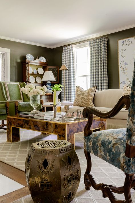 Veere Grenney, Blue And Green Living Room, Country Style Decor, Gorgeous Interiors, Living Room Design Decor, Living Room Green, Green Rooms, First Home, Interior Spaces