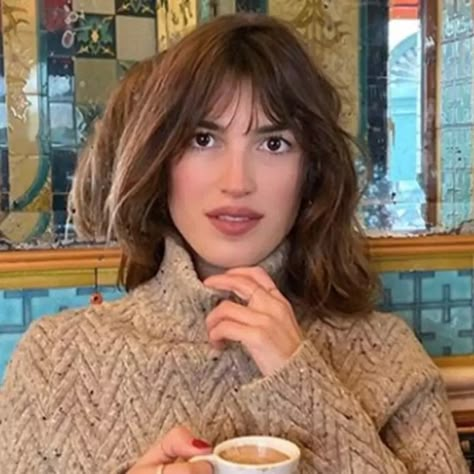 French Girl Fringe, Jeanne Damas Hair, Small Forehead Hairstyles, French Haircut, French Girl Hair, Glamour Uk, Hair Appointment, Fringe Hairstyles, French Hair