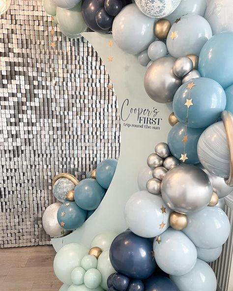 Coopers first trip round the sun 🌙🪐👨🏻‍🚀🌕 The cutest theme for a first birthday! Ft our crescent moon, satin silver sequin wall, helium… | Instagram Two The Moon And Back, First Birthday Decorations Boy, Moon Birthday Party, Baby Boy Birthday Cake, Moon Balloon, Sequin Wall, Two The Moon, First Trip Around The Sun, First Birthday Decorations