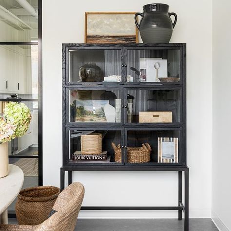 Photo by McGee & Co. on October 24, 2020. Image may contain: indoor. #Regram via @CGvgRU8iYjg Black Bookcase, Decor Studio, Interior Minimalista, Eye Opening, Plywood Furniture, Decoration Inspiration, Cheap Decor, A Living Room, Cheap Home Decor