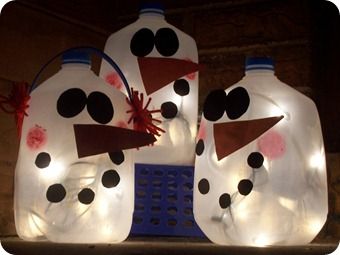 Snowman Milk Jugs!  We need a milk jug craft for every holiday.  Especially for all the milk we go through in this house! Milk Jug Crafts, Snowman Diy, Garden Fun, Milk Jugs, Puffy Paint, Teacher Things, Snowman Crafts, Santa Clause, Winter Wonder