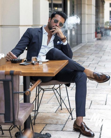 Selection of men's stylish casual looks for the spring-summe | EL-STYLE Gentleman Mode, Mode Costume, Mens Fashion Wear, Mens Fashion Smart, Mens Fashion Classy, Fashion Suits, Mens Fashion Casual Outfits, Herren Outfit, Stylish Mens Outfits