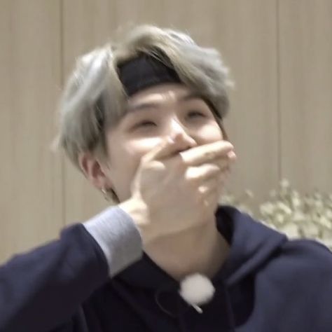 Yoongi Funny Pics, Asian Boy Band, Yoongi Funny, Bts Meme Faces, Bts Meme, Bts Lockscreen, Meme Faces, Funny Pics, Asian Boys