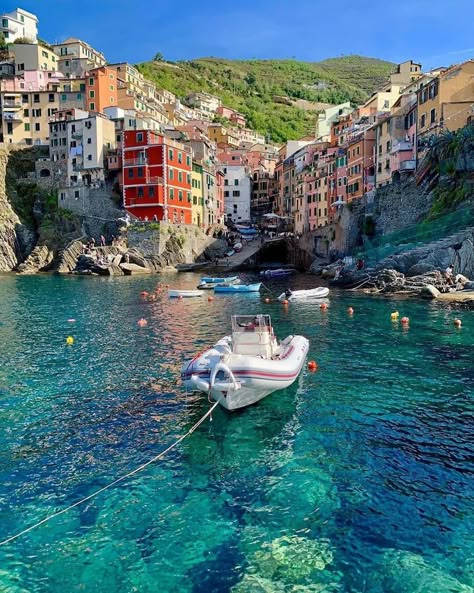 Italy Vibes, Europe Aesthetic, Family Couple, Dream Vacations Destinations, Italy Summer, Italy Aesthetic, Euro Summer, Dream Travel Destinations, Italian Summer