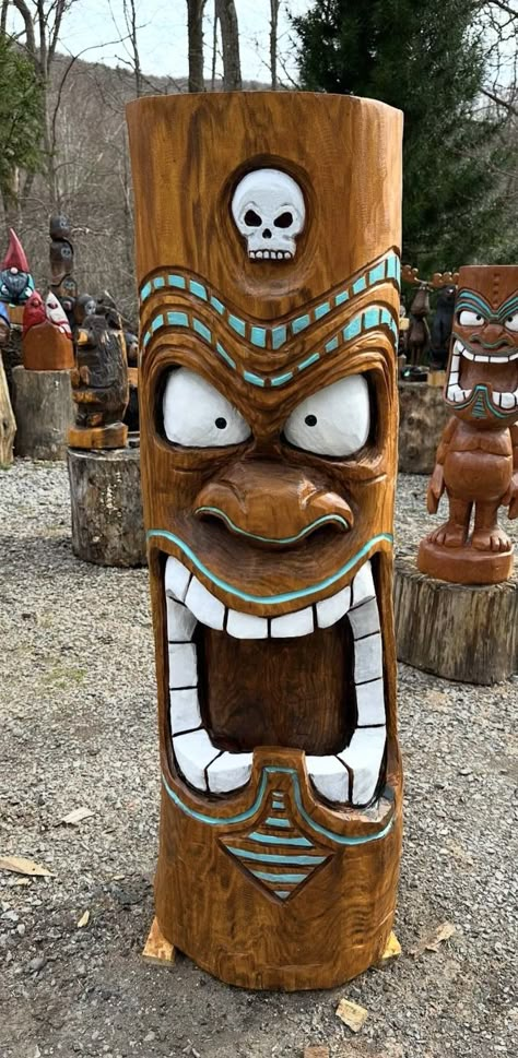 Totem Ideas, Totem Tiki, Chainsaw Wood Carving, Wood Carving Art Sculpture, Tiki Faces, Tiki Man, Tiki Head, Wood Carving Faces, Tiki Statues