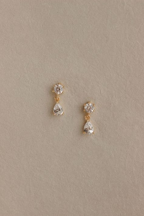 Small White Stone Earrings Gold, Simple Stone Earrings, Small Stone Earrings Gold, Small Ring Earrings, Simple Studs Gold, Small Indian Earrings, Anting Emas Simple, Simple Gold Earrings For Daily Use Studs, Jewelry Design Earrings Gold