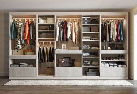 We love a modern, streamlined #wardrobe #closet that will artfully showcase your belongings with a fresh, open design. #CaliforniacClosets Custom Wardrobe Closet, Bedroom Closet Shelves, Best Closet Systems, Dorm Room Closet, Closet Units, Closet Clothes Storage, Clothes Cabinet, Closet Organizer With Drawers, Walking Closet