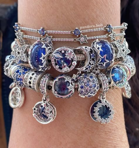 Pandora Galaxy Bracelet, Blue Pandora Bracelet Ideas, Dark Blue Pandora Bracelet, Pandora Bracelets Ideas, Themed Pandora Bracelet, Pandora Charm Bracelet Aesthetic, Blue Pandora Bracelet, Spring Jewelry Trends, Pandora Bracelet Ideas