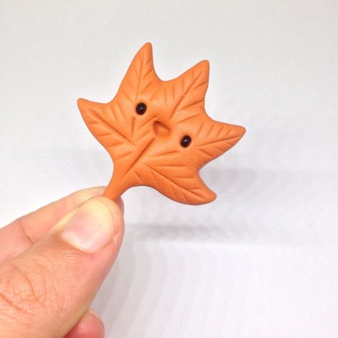 Polymer Clay Fall, Easy Clay Sculptures, Clay Magnets, Clay Diy Projects, Autumn Tree, Cute Polymer Clay, Kawaii Style, Polymer Clay Miniatures, Clay Figurine