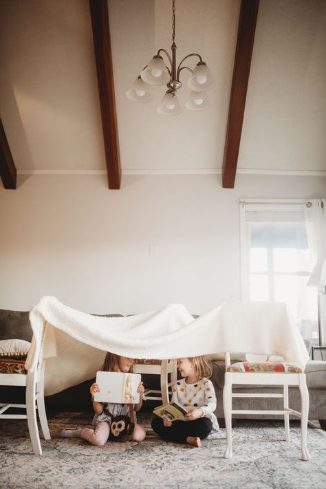 fort building, kids building a fort family activities Blanket Fort Photoshoot, Building A Fort, Being A Homemaker, Winter Family Activities, Indoor Forts, Fort Building, Free Family Activities, Kids Building, Kids Forts