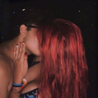 #couple #love #aesthetic #red #redhair Love Aesthetic, Aesthetic Red, Couple Aesthetic, Love Couple, Couple Goals, Red Hair, Long Hair Styles, Hair Styles, Hair