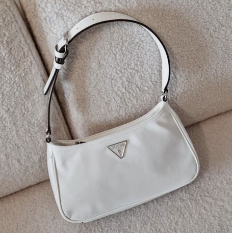 Fall Handbag Trends, Guess Shoulder Bag, Guess Purse, My Style Bags, Guess Bag, Fall Handbags, Guess Purses, Girly Bags, White Handbag