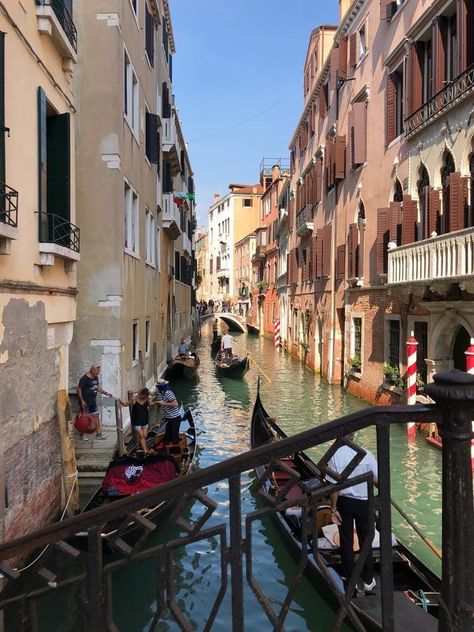 Italy Vibes, Living In Italy, Italy Summer, Italy Aesthetic, Europe Vacation, Europe Summer, Grand Canal, Italian Summer, Northern Italy