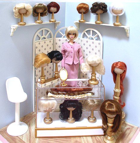 Faerie Garden, Dolls Furniture, Barbie Dollhouse, Diy Barbie House, Wig Shop, Doll Design, Doll Things, Barbie Shop, Barbie Diorama