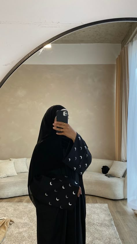 khaleeji linen abaya Black Khaleeji Abaya, Abaya Collection Aesthetic, Linen Abaya Design, Black Abaya Fashion, Abaya Inspiration, Abaya Ideas, Linen Abaya, Khaleeji Abaya, Hijab Stile