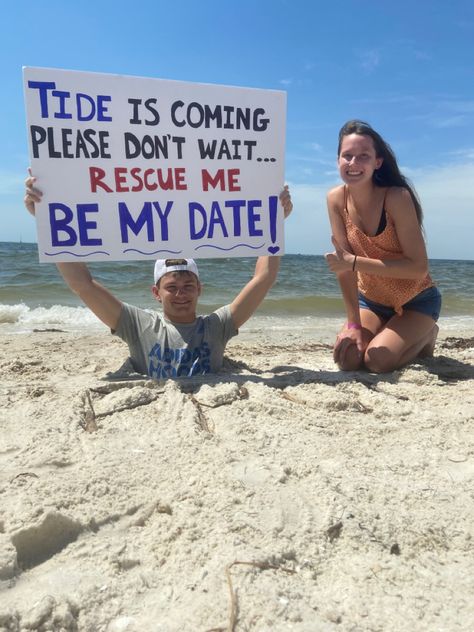 Promposal at the ocean. Tide coming in! Beach Themed Promposals, Surfing Promposal, Ocean Hoco Proposal, Sea Hoco Proposal, Beach Promposal, Fish Themed Promposal, Shark Promposal, Proposal Ideas Beach, Cute Homecoming Proposals