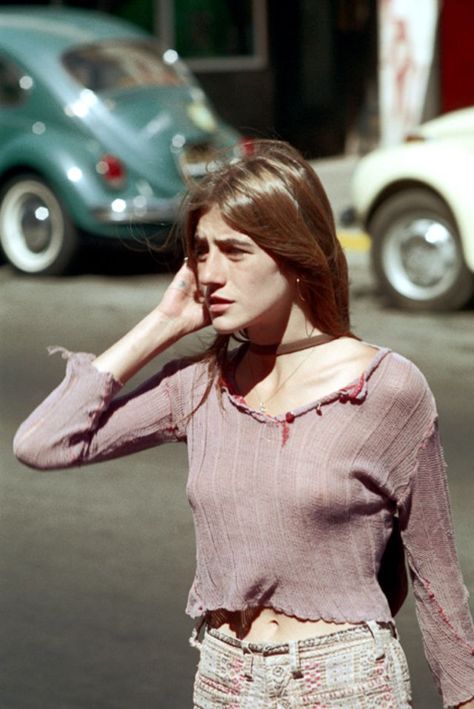 37 Cool Pics That Capture Young People of Berkeley, California in the Early 1970s ~ Vintage Everyday Morgana Le Fay, Weird Kid, Chica Punk, 1970s Fashion Women, San Francisco Girls, Berkeley California, Smen, Hippie Look, I'm With The Band