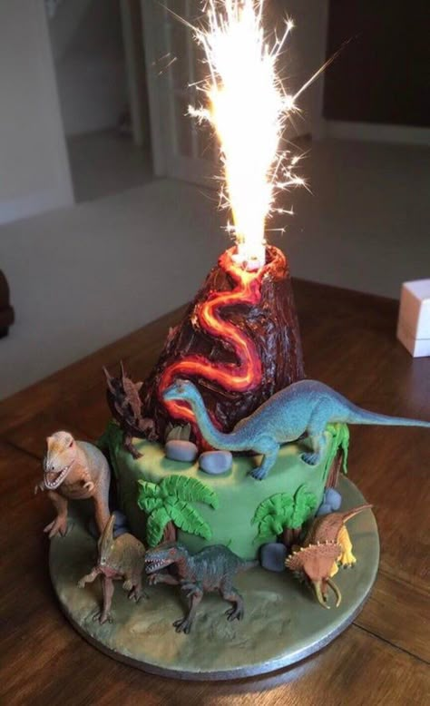 Para Andrew Volcano Cake, Dinosaur Cakes, Dinosaur Birthday Theme, Jurassic Park Birthday, Erupting Volcano, Dinosaur Birthday Party Decorations, Dino Cake, Dinosaur Birthday Cakes, 4th Birthday Cakes