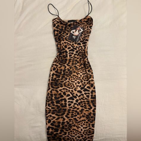 Nw Cheetah/Leopard Print Midi Dress Leopard Dresses, Wardrobe Brown, V Neck Bodycon Dress, Strapless Denim Dress, Ribbed Tank Dress, Cute Nike Outfits, Cheetah Dress, Cheetah Print Dress, Naked Wardrobe