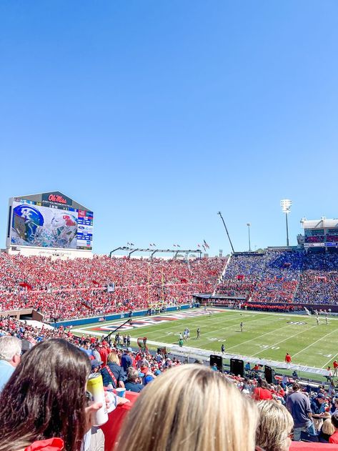 University Of Mississippi Aesthetic, Mississippi Aesthetic, Ole Miss Aesthetic, Jaxson Dart, Ole Miss Football, Oxford Mississippi, College Gameday Outfits, College Vision Board, Oxford Ms