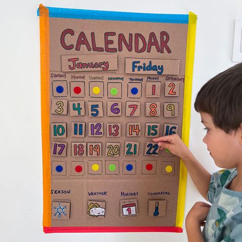 Calendar Kids Craft, Calendar For Classroom, Calendar Preschool Ideas, Montessori Calendar Ideas, Calendar Crafts For Kids Preschool, Calendar Activities For Kids, Diy Calendar For Kids, Diy Classroom Calendar Ideas, Calendar For Preschool