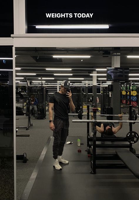 Project 50, Gym Vibes, Man Pose, Gym Mirror, Gym Photo, Gym Mirrors, Gym Guys, Gym Photos, Mens Haircuts