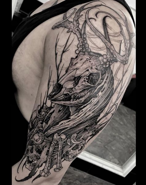 Cosmic Horror Tattoo, Moth Tattoos, Wörter Tattoos, Satanic Tattoos, Nature Tattoo Sleeve, Nature Tattoo, Cool Arm Tattoos, Moth Tattoo, Horror Tattoo