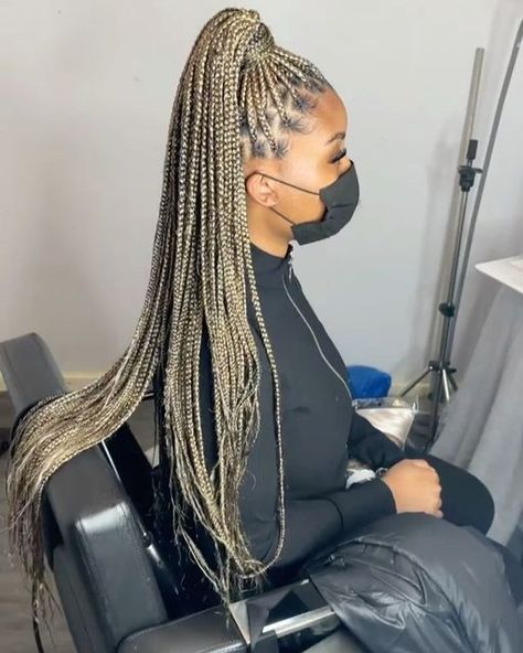 Everything Hair & Beauty. on Instagram: "Blonde or black braids! What’s your preference? Let us know below in the comments👇🏾 Hair Stylist: @braidsbyfels Location: 🇬🇧 1st Style: Icy blonde mix Medium Hip Length Knotless Braids Colours: 60, 613, 27, 30 & 1b 2nd Style: XL Knotless Braids with curled ends Colour: 1B ————————————————— Browse, book and review beauty professionals near you at crownbeautybook.com launching Summer 2021. A beauty concierge, connecting you to a range of beauty profe Hip Length Knotless Braids, Knotless Braids With Curled Ends, Xl Knotless Braids, Braids With Curled Ends, Braids Colours, Curled Ends, Cornrows Braids For Black Women, Big Box Braids Hairstyles, Beautiful Black Hair