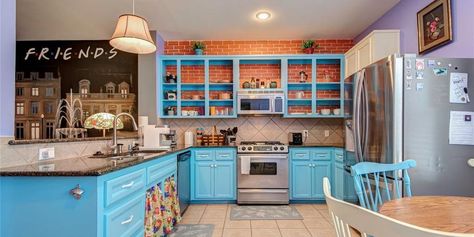 Kitchen With Open Shelving, Friends Apartment, Mismatched Chairs, Purple Kitchen, Two Bedroom House, Style Lounge, New York Apartment, Blue Kitchens, Kitchen Themes