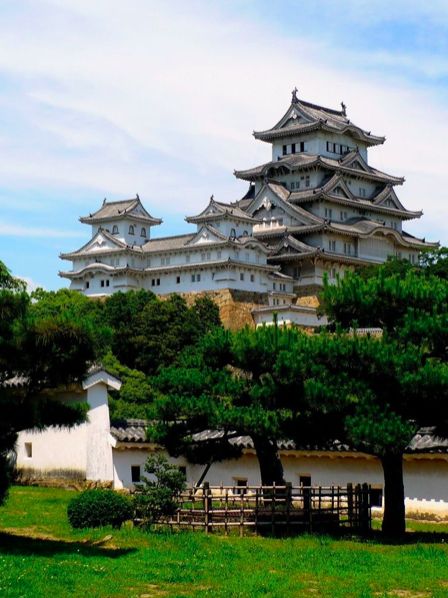 Sakura In Japan, Flower Sakura, Himeji Castle, Japanese Castle, Japan Architecture, Imperial Palace, Kyushu, Style Deco, Japanese Architecture