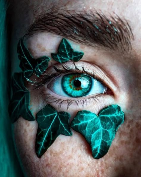 Claire Luxton, Hipster Drawing, Teal Eyes, Scary Eyes, Beautiful Eyes Color, Couple Drawing, Foto Tips, Eye Photography, Aesthetic Eyes