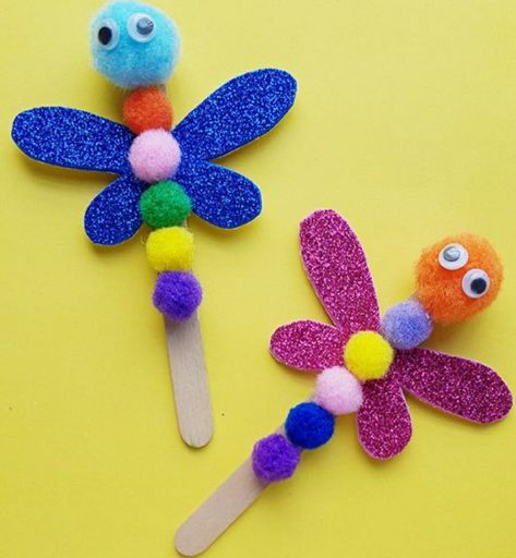 Pom Pom Caterpillar, Caterpillar Craft Preschool, Easy Spring Crafts, Dragonfly Craft, Time Craft, Dragon Fly Craft, Craft For Preschoolers, Caterpillar Craft, Insect Crafts