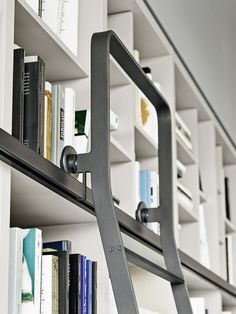 Modern Book Shelf, Library Ladder, Modern Bookshelf, Modern Books, Furniture Details, Shelf Design, Printable Diy, Home Library, Book Shelf