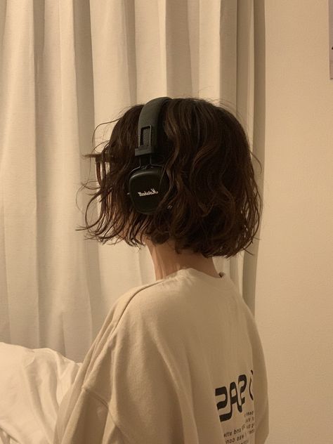 Short Hair, Headphones, Curtains, Bed, Hair