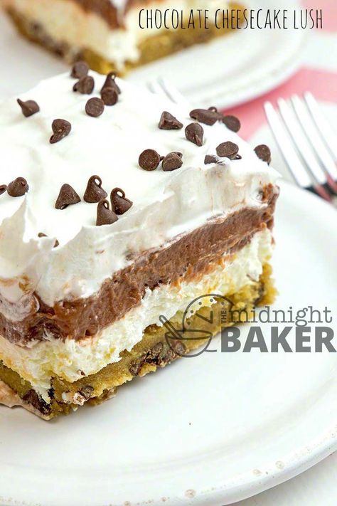 What could be better than the combination of chocolate and cheesecake? It’s all here in this delicious dessert. Quick And Easy Cheesecake Those are two words I love hearing when it comes to recipes! I found this gem over at Taste of Home and it caught my eye immediately. Why? Because it looked delicious–that’s number...Read More » #chocolatecheesecake Cheesecake Lush, Easy Chocolate Cheesecake, Layered Dessert Recipes, Lush Recipes, Icebox Desserts, Food Reference, Chocolate Pudding Recipes, Layered Desserts, Chocolate Delight