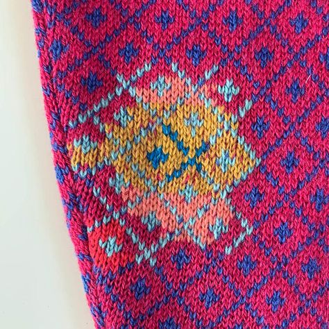 Swiss Darning, Visible Mending Stitches, Embroidery Workshop, Mending Clothes, Make Do And Mend, Visible Mending, Repair Clothes, Creative Embroidery, 자수 디자인