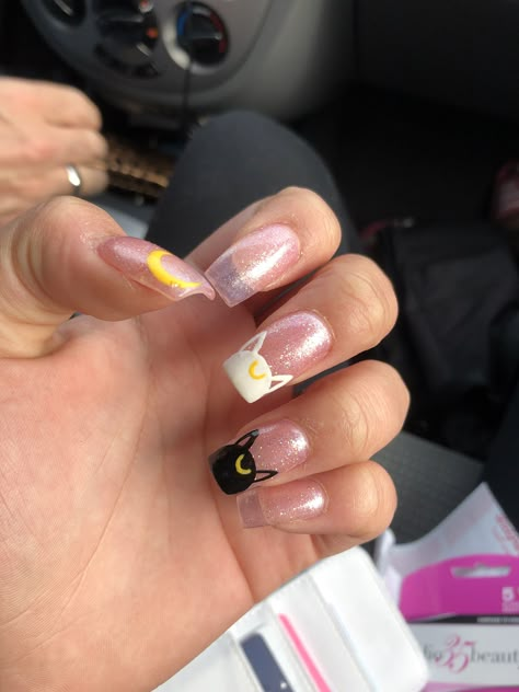 Sailor Moon Inspired Nails Simple, Salior Moon Nail Design, Sailor Moon Nails Simple, Usage Tsukino, Sailor Jupiter Nails, Sailor Mars Nails, Fall Nail Simple, Sailor Moon Nails Acrylic, Sailor Moon Nails Design