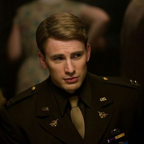 Chris Evans Girlfriend, Chris Evans Tumblr, Chris Evans Beard, Chris Evans Shirtless, Chris Evans Funny, Toni Stark, Steven Grant Rogers, Avengers Pictures, Pepper Potts