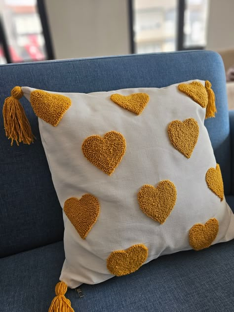 Punch Needle Pillow Case, Cojines Aesthetic, Honeycomb Heart, Orange Punch, Simple Hand Embroidery Patterns, Tassel Pillow, Embroidered Throw Pillows, Heart Decor, Abstract Pillows