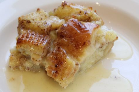 The Best French Baguette Bread Pudding - Recipes Using Baguette Bread, Baguette Bread Pudding, French Bread Pudding Recipe, French Bread Pudding, Bread Pudding Recipe Easy, Cinnamon Roll Monkey Bread, Jewish Deli, French Party, Baguette Bread