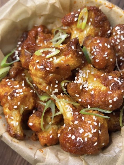 Korean Cauliflower Wings Recipe | Verna Gao Korean Cauliflower Recipes, Yakitori Chicken Skewers, Korean Cauliflower, Salmon Couscous, Honey Chicken Wings, Recipe Korean, Homemade Chilli, Healthy Noodles, Miso Salmon