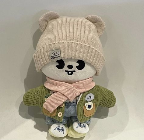 Skzoo With Clothes, Fake Skzoo Plushie, Skzoo Plushies Aesthetic, Skzoo Plush Aesthetic, Lee Bit Skzoo Wallpaper, Jiniret Plushie, Clothes For Plushies, Leebit Aesthetic, Cute Plushies Aesthetic