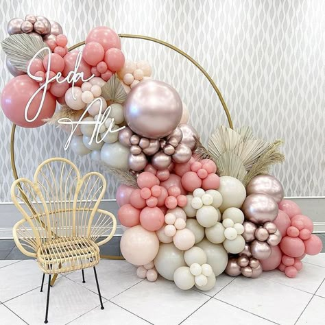 Balloons Decor, Luxe Baby, Event Stylist, Balloon Display, Egg Carton Crafts, Diy Balloon Decorations, Mini Balloons, Birthday Balloon Decorations, Diy Birthday Decorations